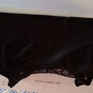 Ruby ribbon diva lace demiette